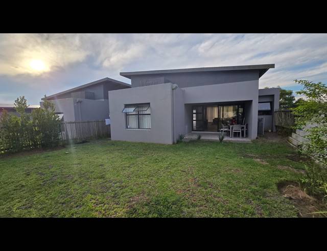 3 BEDROOM SECTIONAL TITLE TO LET IN PALM LAKES ESTATE